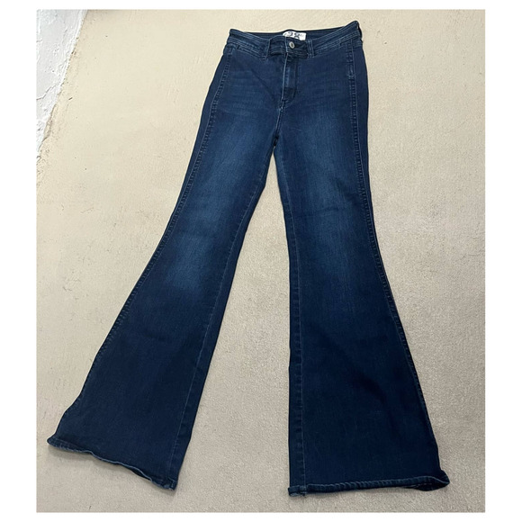 We The Free Gummy Pull-on Flare Leg Jeans In Denim Blue size 28 - Picture 1 of 8